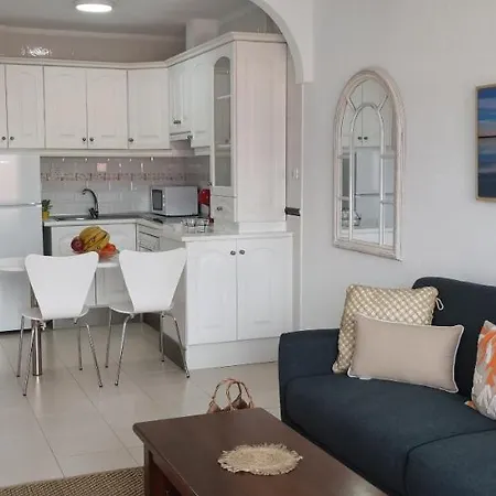 Precioso Con Piscina Junto Al Mar Apartment *