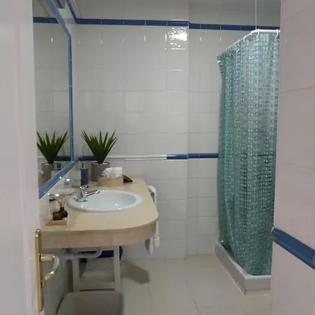 Precioso Con Piscina Junto Al Mar طوستا ديل سيلونثيو