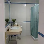 Precioso Con Piscina Junto Al Mar طوستا ديل سيلونثيو